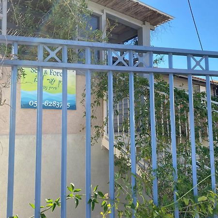 בין יער לים Villa Shelomi Buitenkant foto